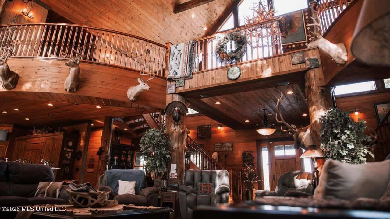 Luxury Estate on 98 Acres in Camden, AL