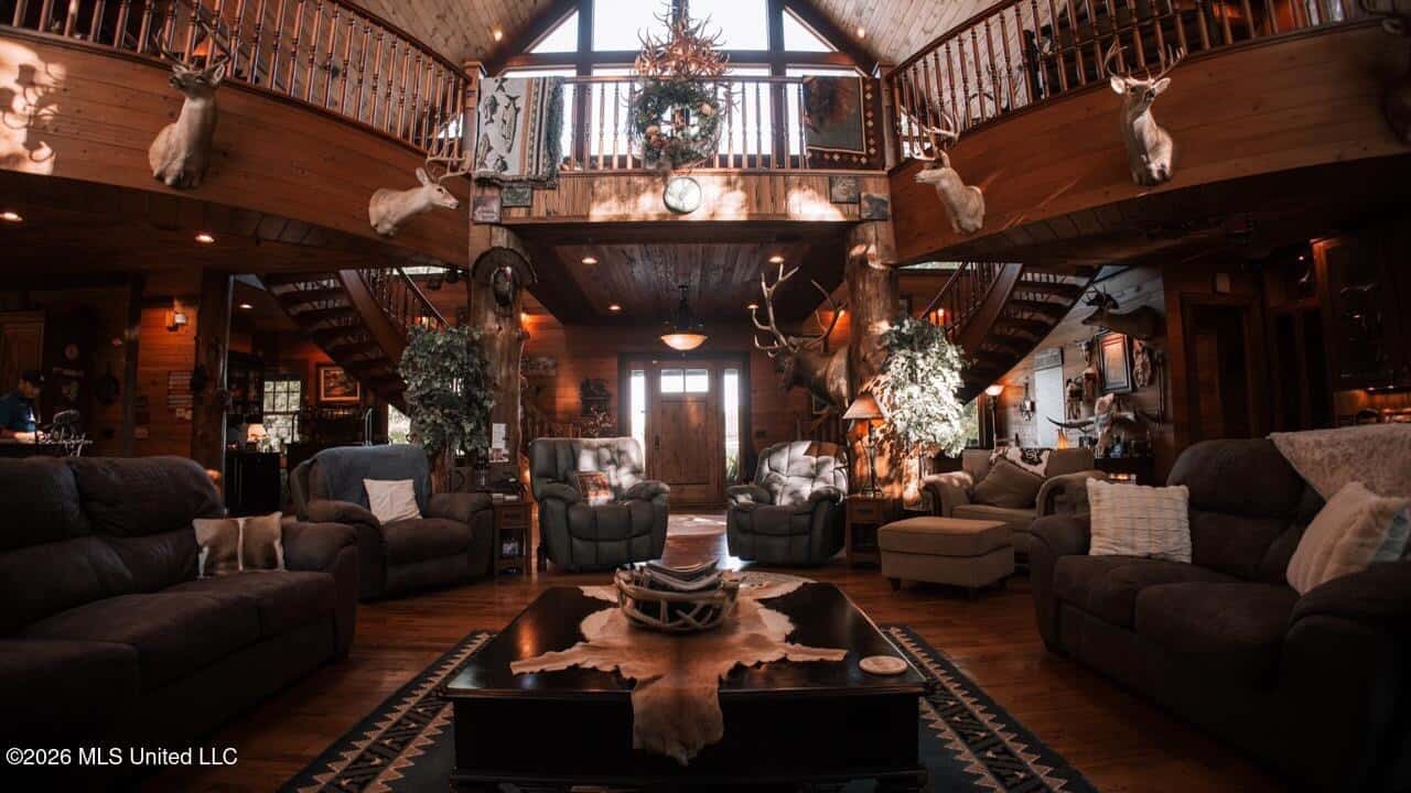 Luxury Estate on 98 Acres in Camden, AL