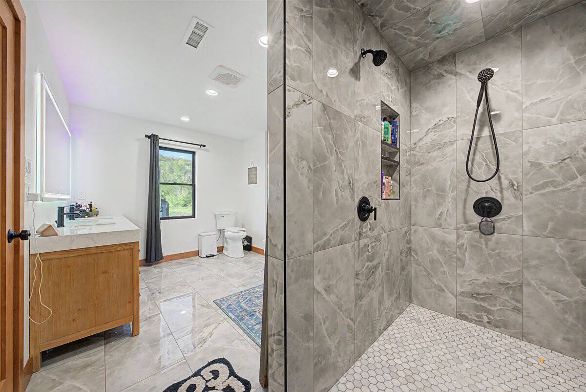 Luxury rural living in the heart of Wisconsin’s scenic Coulee Region