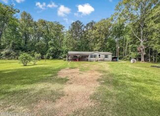 Home and Mobile Home for Sale on 25 Acres in Hinds County