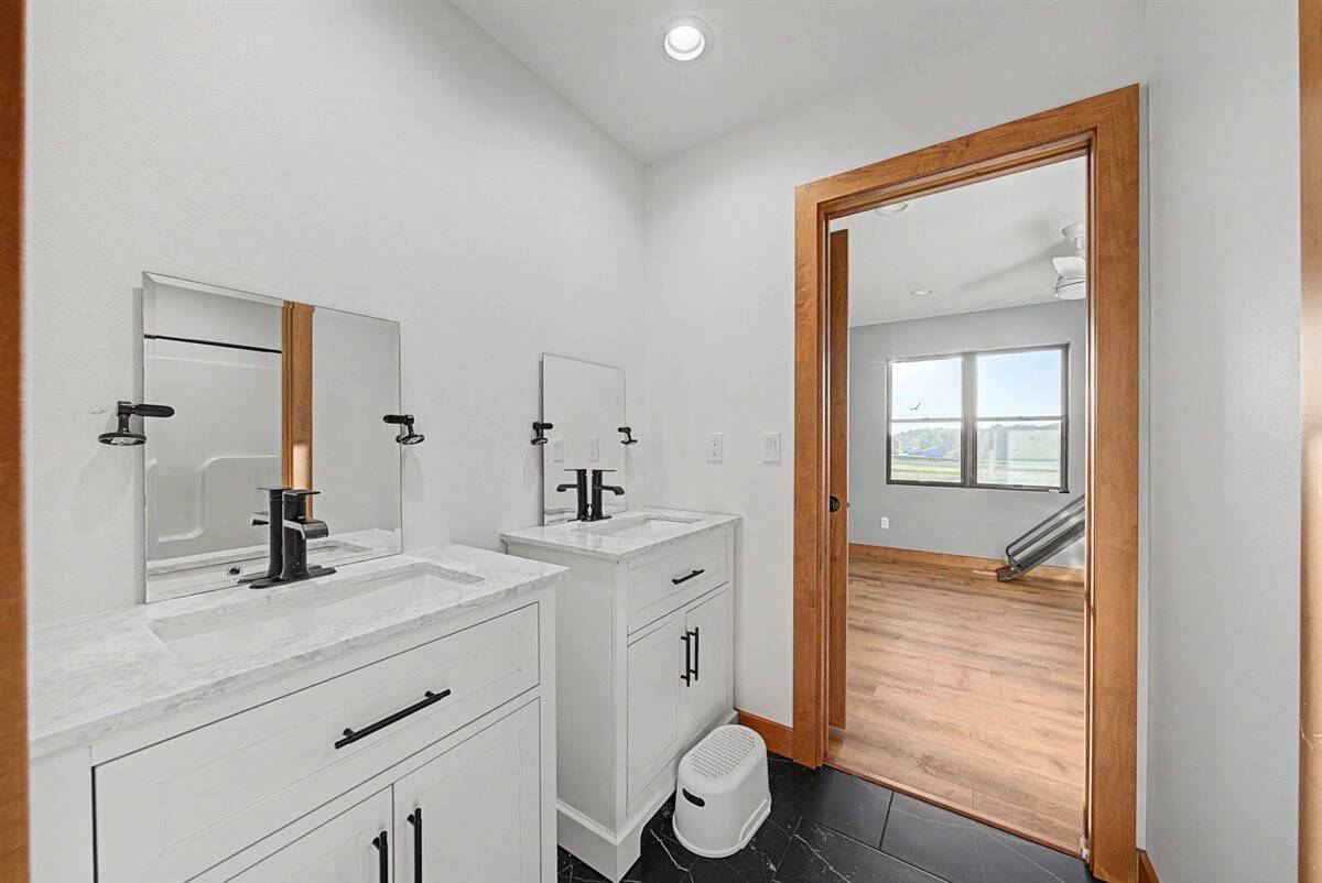 Luxury rural living in the heart of Wisconsin’s scenic Coulee Region