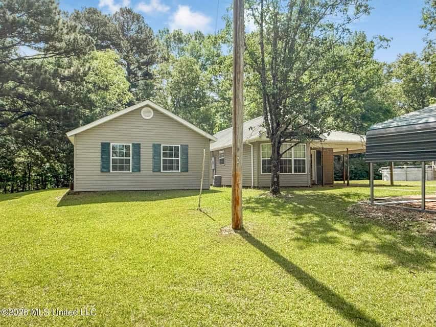 Home and Mobile Home for Sale on 25 Acres in Hinds County