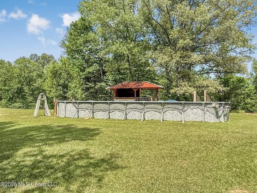 Home and Mobile Home for Sale on 25 Acres in Hinds County