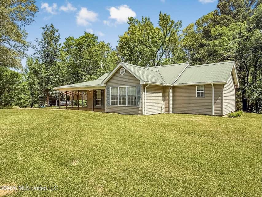 Home and Mobile Home for Sale on 25 Acres in Hinds County