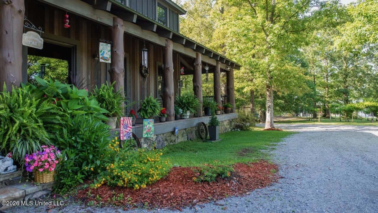Luxury Estate on 98 Acres in Camden, AL