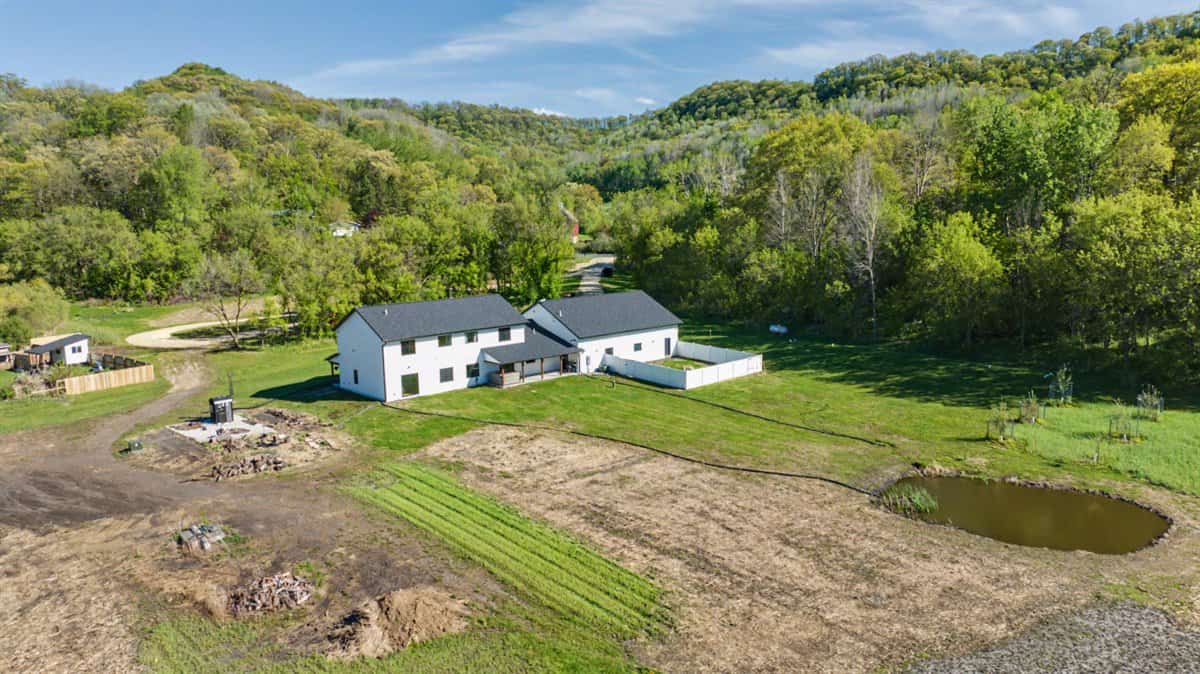 Luxury rural living in the heart of Wisconsin’s scenic Coulee Region