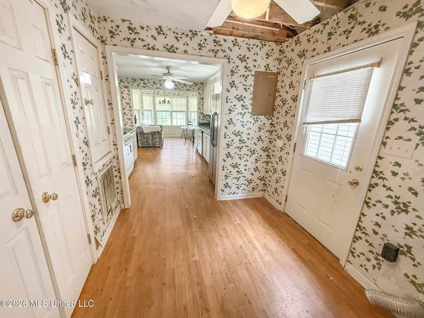 Home and Mobile Home for Sale on 25 Acres in Hinds County