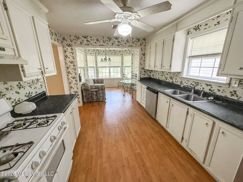 Home and Mobile Home for Sale on 25 Acres in Hinds County