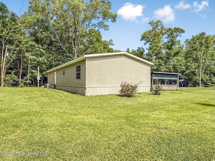 Home and Mobile Home for Sale on 25 Acres in Hinds County