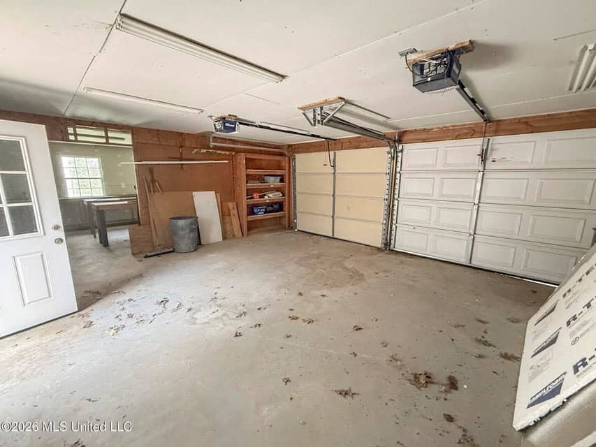 Home and Mobile Home for Sale on 25 Acres in Hinds County