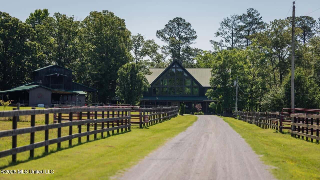 Luxury Estate on 98 Acres in Camden, AL