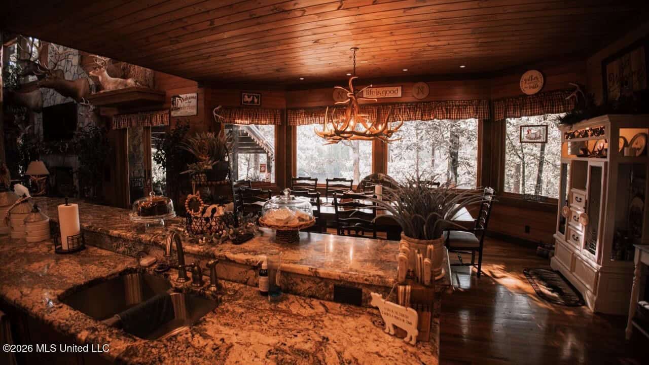 Luxury Estate on 98 Acres in Camden, AL