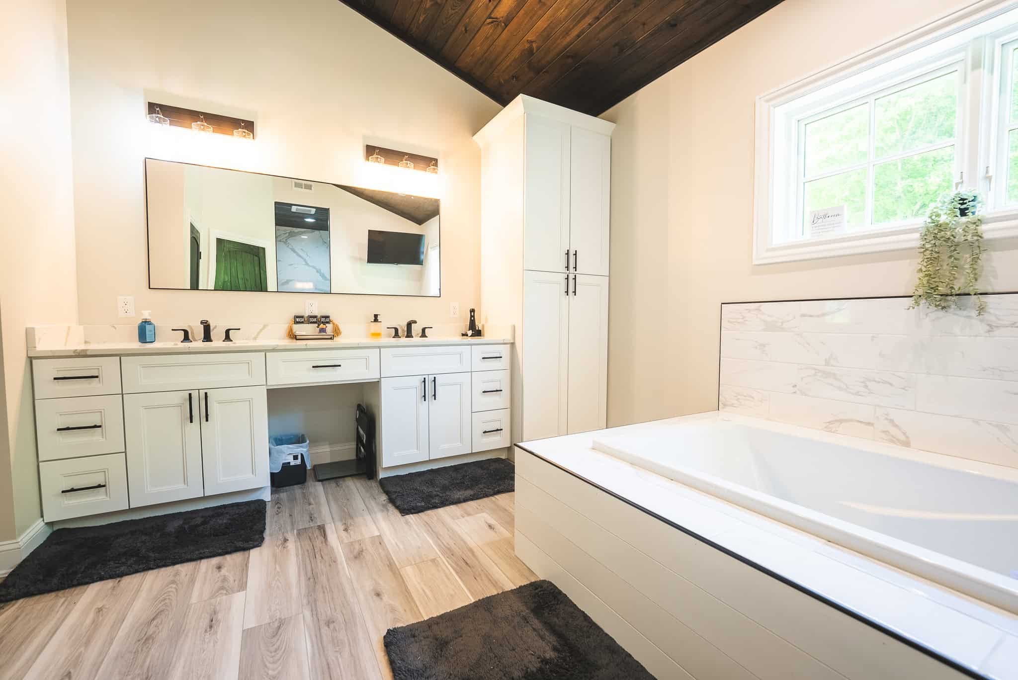 Three Bedrooms? Try Seven Rooms of Unlimited Potential. East TN-Claiborne County Hunting Lodge