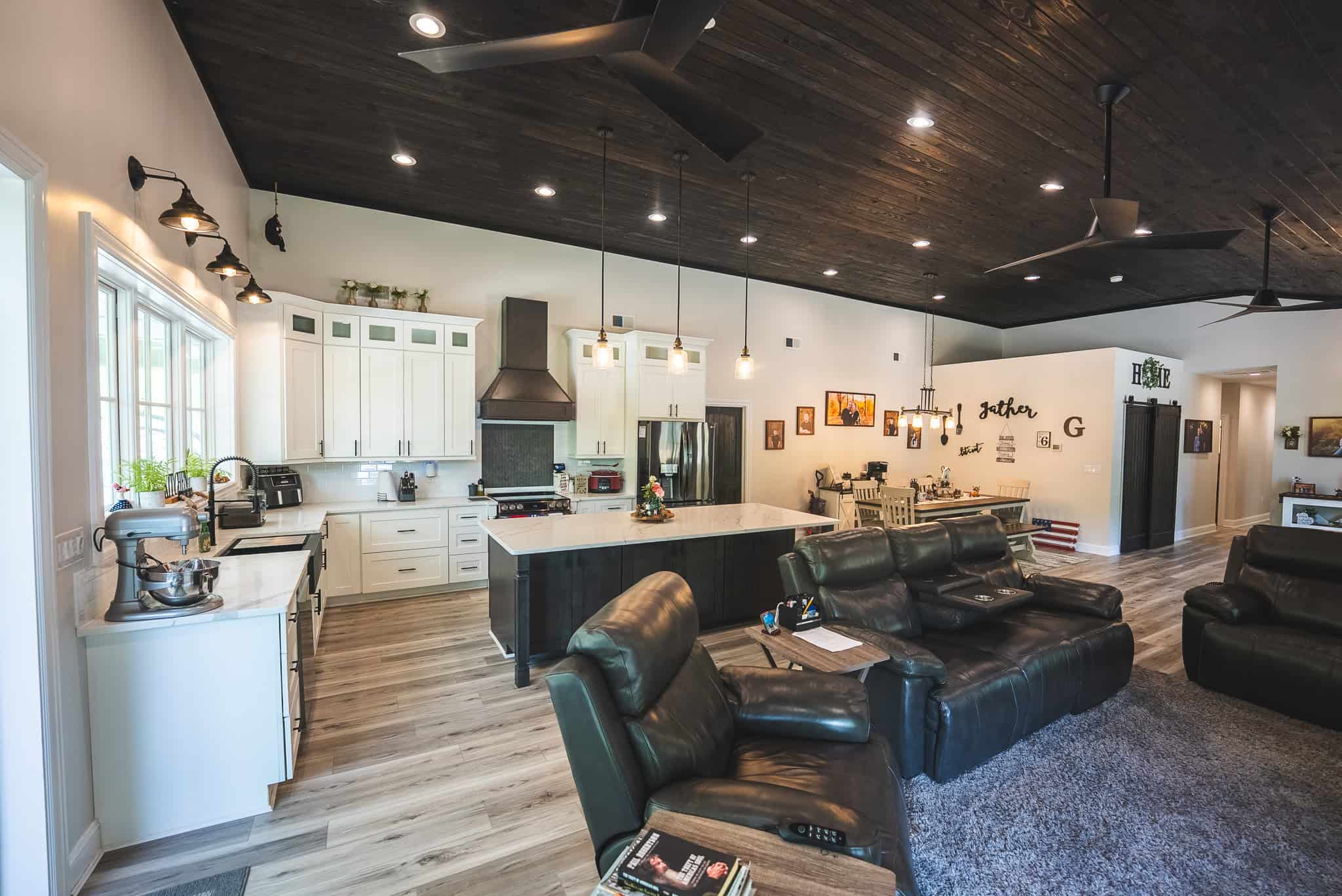 Three Bedrooms? Try Seven Rooms of Unlimited Potential. East TN-Claiborne County Hunting Lodge