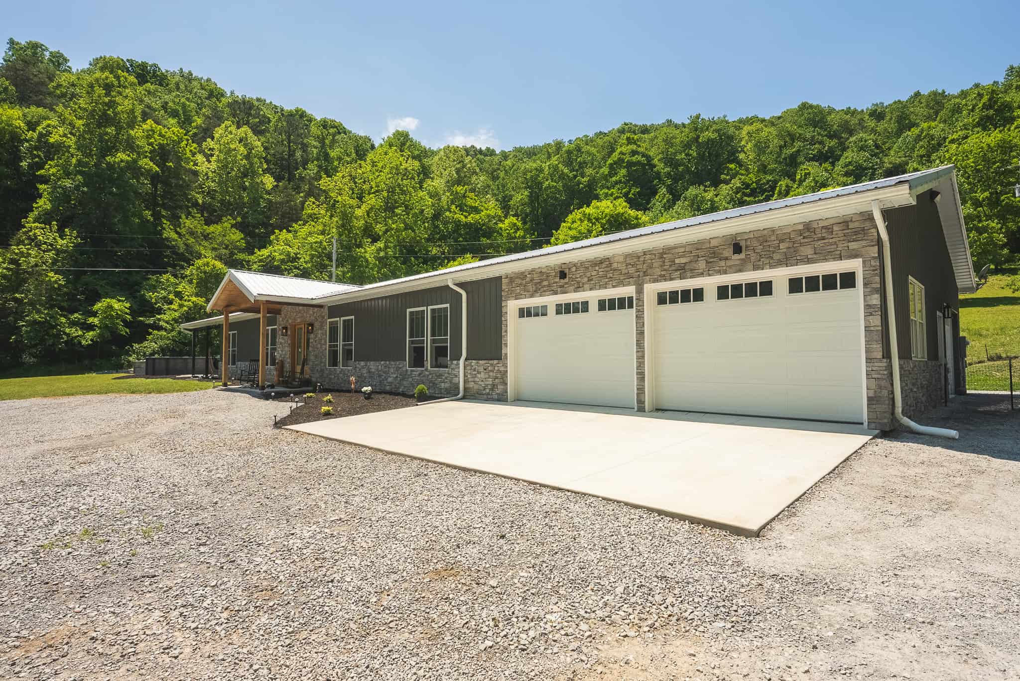 Three Bedrooms? Try Seven Rooms of Unlimited Potential. East TN-Claiborne County Hunting Lodge