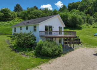 Scenic Country Home & Trophy Whitetail Retreat Near Wildcat Mountain State Park – 21.78 Acres in Vernon County, Wisconsin