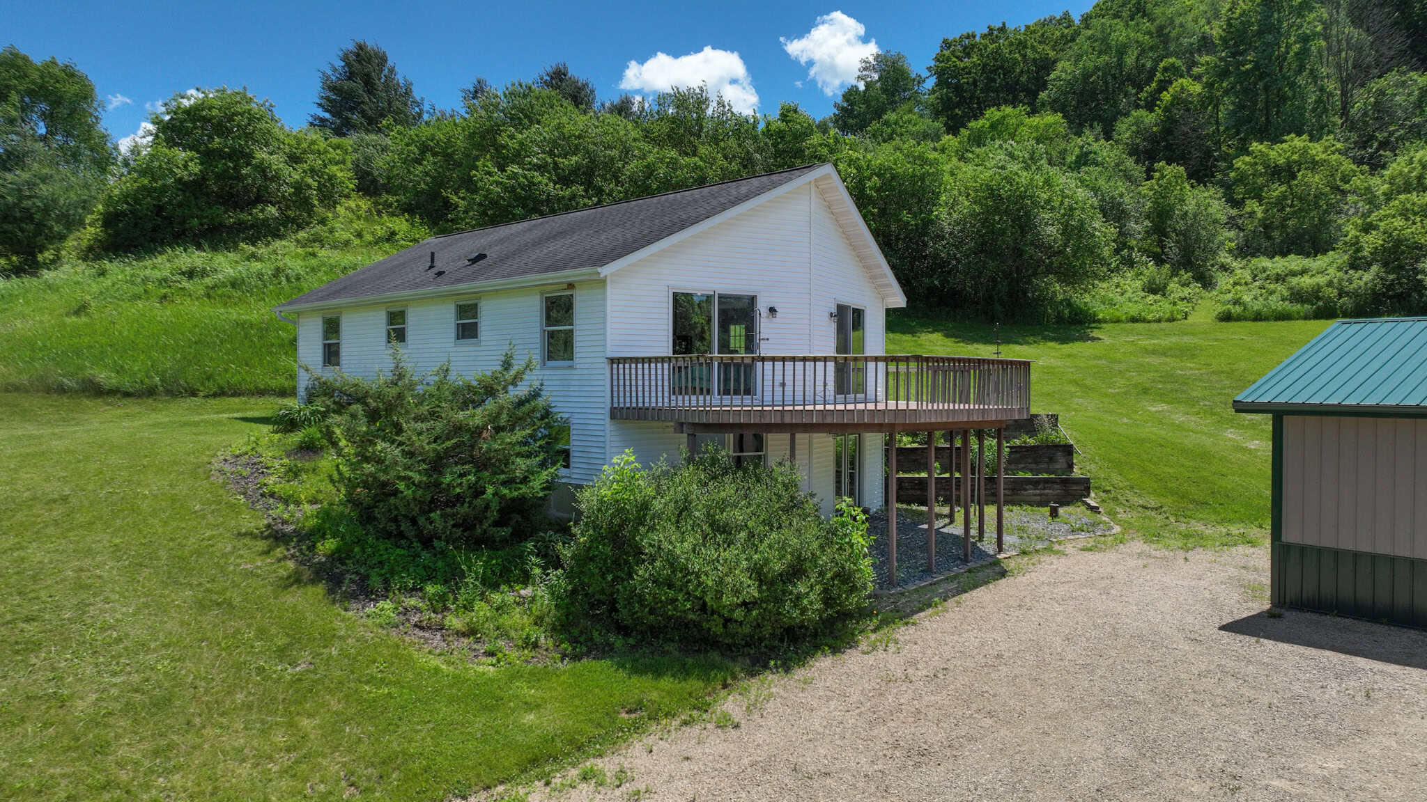 Scenic Country Home & Trophy Whitetail Retreat Near Wildcat Mountain State Park – 21.78 Acres in Vernon County, Wisconsin
