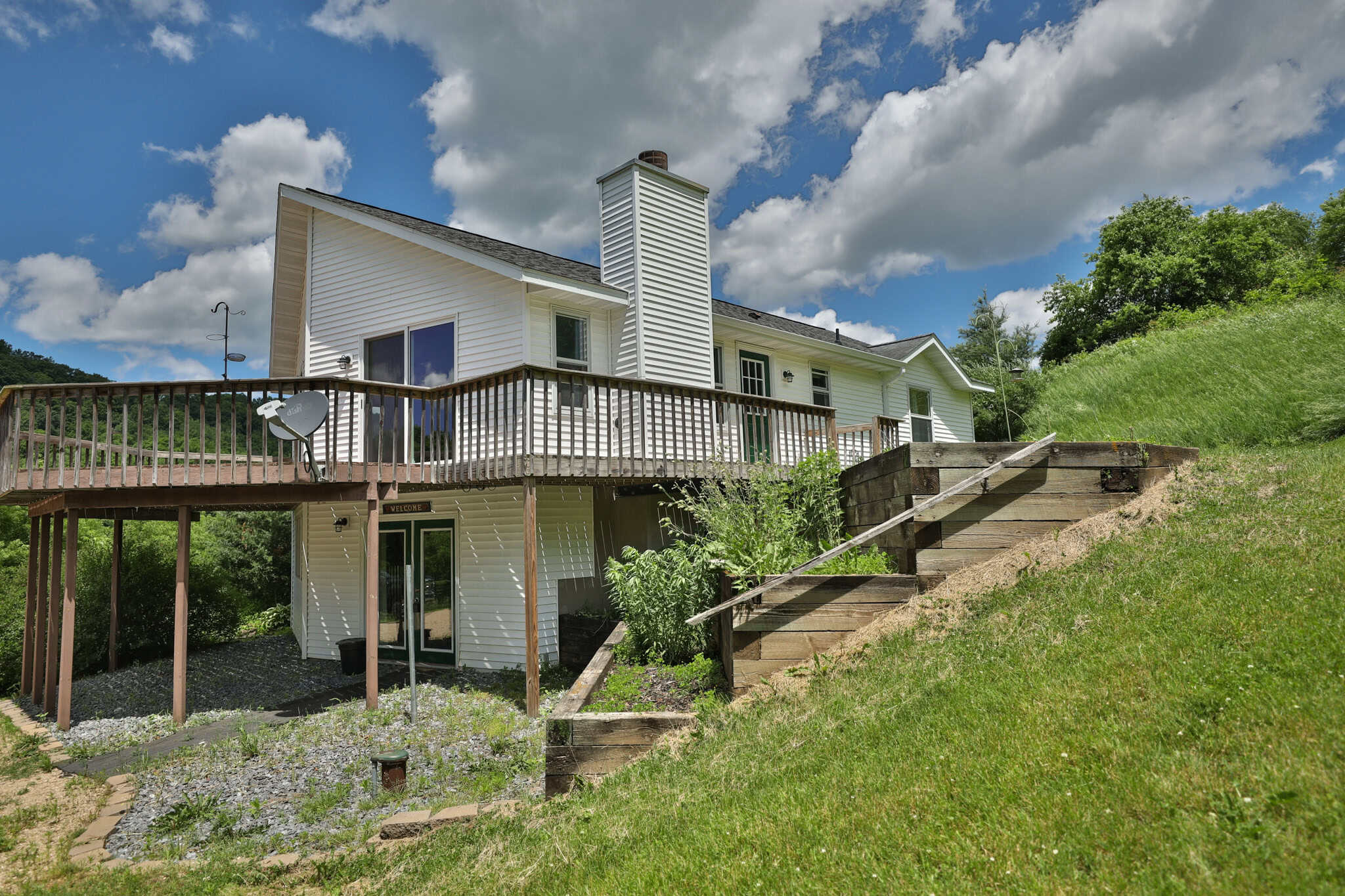 Scenic Country Home & Trophy Whitetail Retreat Near Wildcat Mountain State Park – 21.78 Acres in Vernon County, Wisconsin