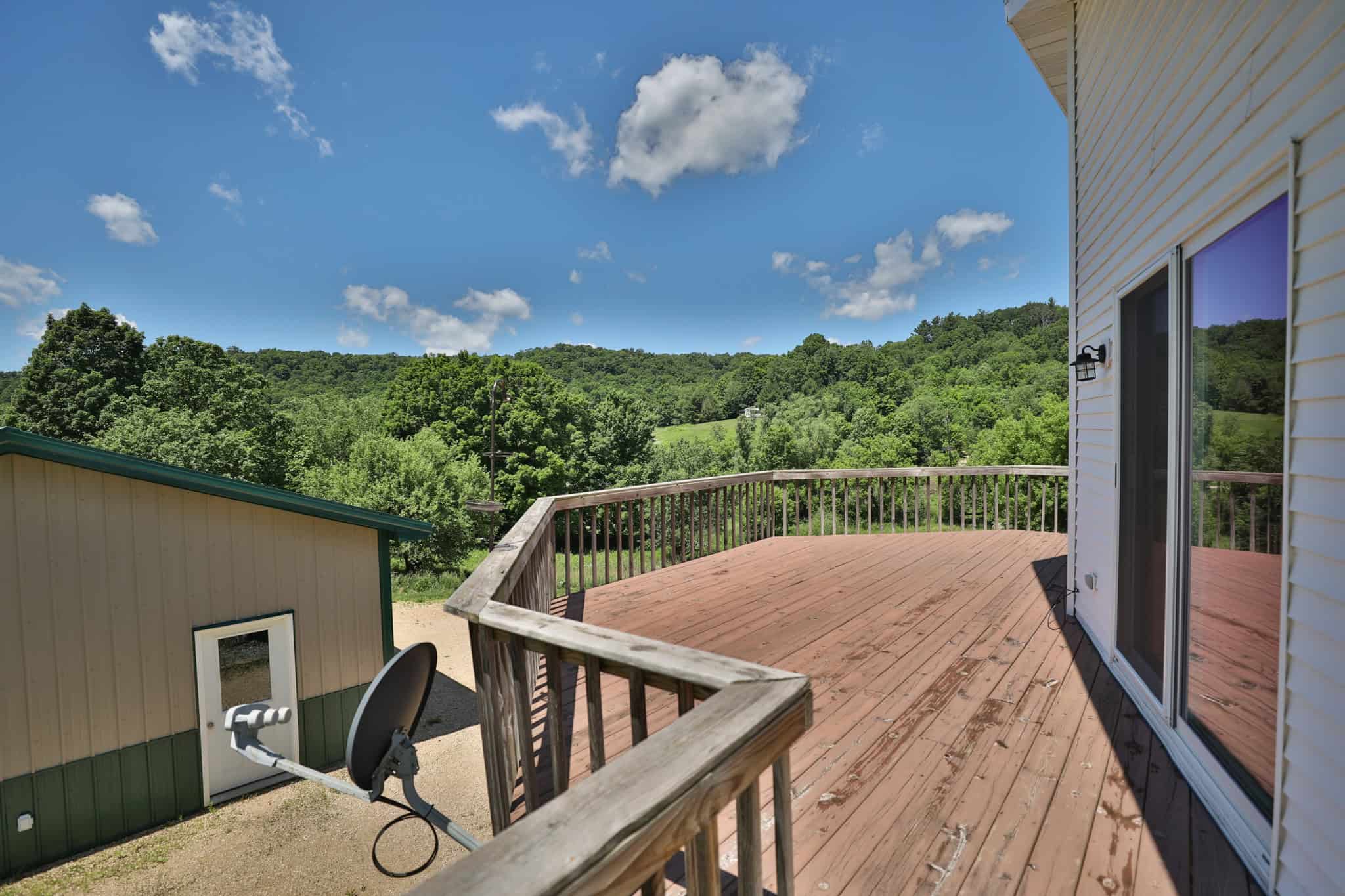 Scenic Country Home & Trophy Whitetail Retreat Near Wildcat Mountain State Park – 21.78 Acres in Vernon County, Wisconsin