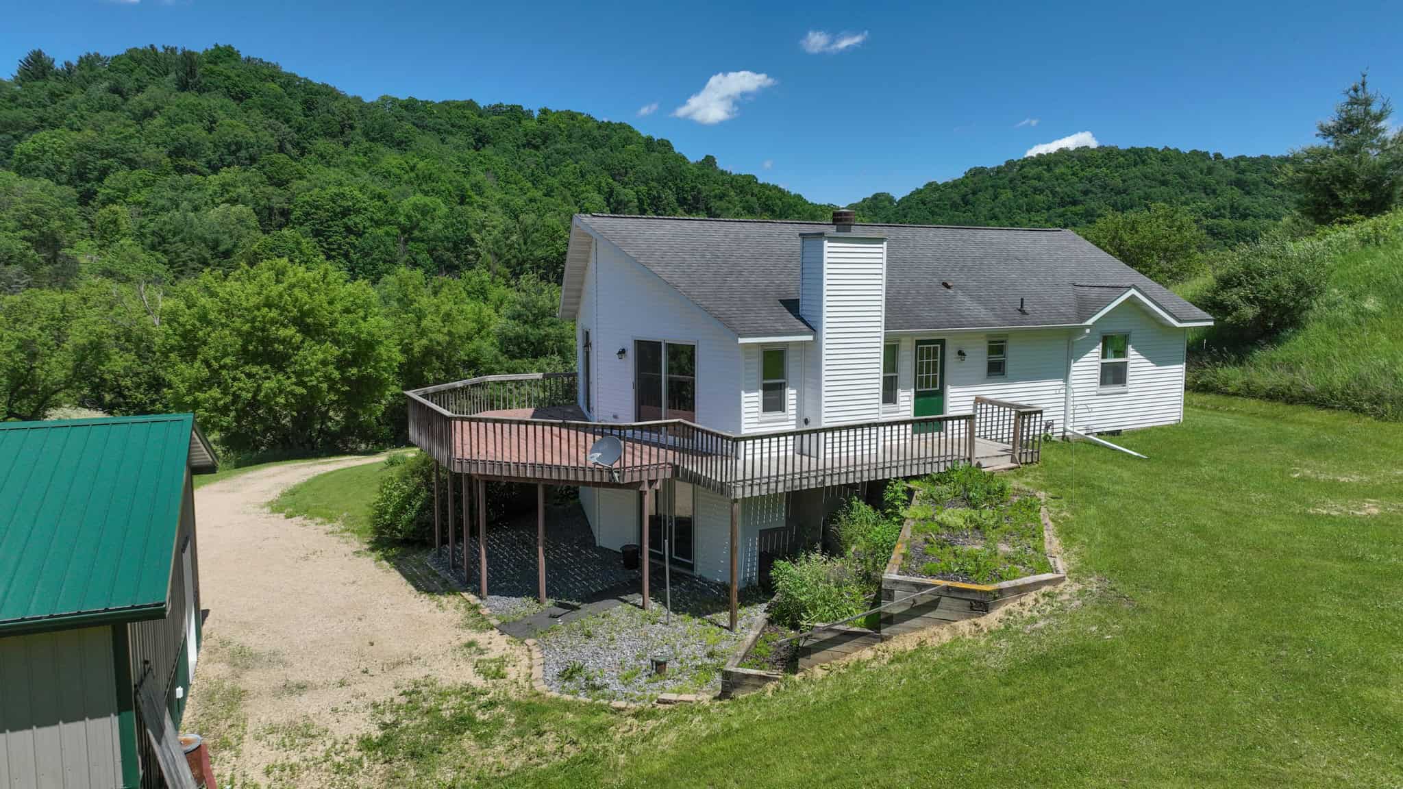 Scenic Country Home & Trophy Whitetail Retreat Near Wildcat Mountain State Park – 21.78 Acres in Vernon County, Wisconsin