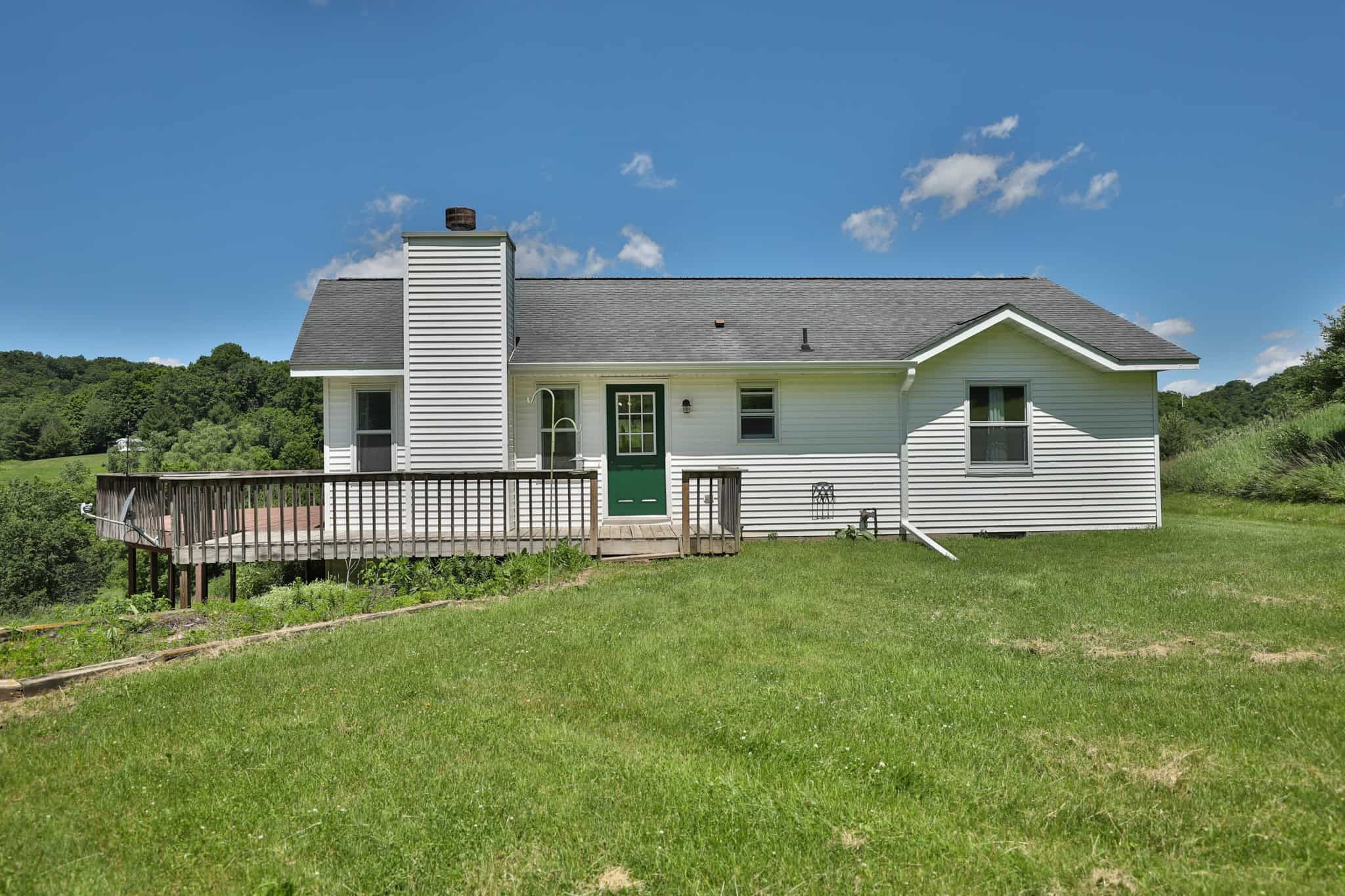 Scenic Country Home & Trophy Whitetail Retreat Near Wildcat Mountain State Park – 21.78 Acres in Vernon County, Wisconsin