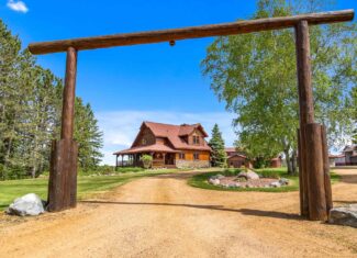 274 ± Acre Luxury Ranch & Hunting Estate | Butternut, WI