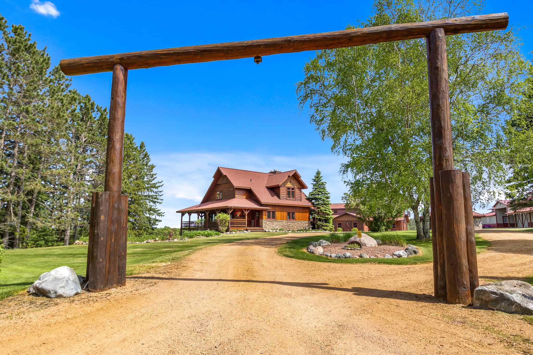 274 ± Acre Luxury Ranch & Hunting Estate | Butternut, WI