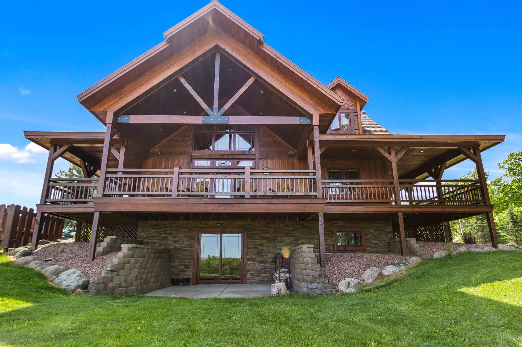 274 ± Acre Luxury Ranch & Hunting Estate | Butternut, WI