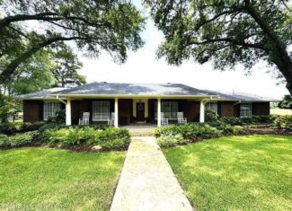 Gillsburg MS Farmhouse Estate on 72 Acres