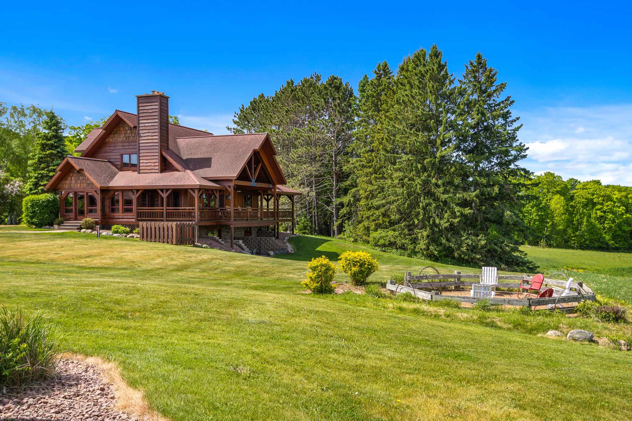 274 ± Acre Luxury Ranch & Hunting Estate | Butternut, WI