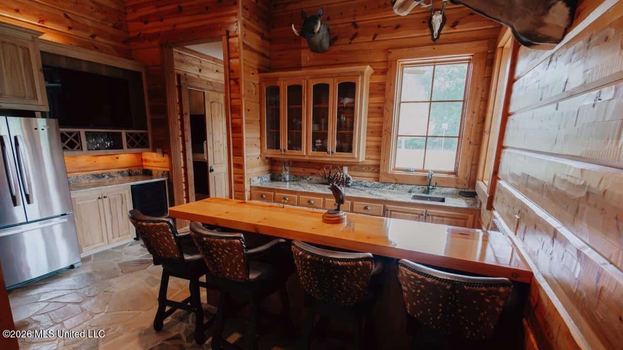 158± Acres with Custom Homes in Oakdale, Louisiana