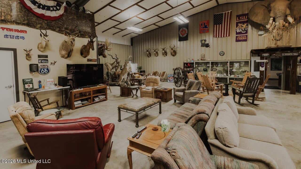 958± Acre High-Fence Ranch in Oakdale, Louisiana