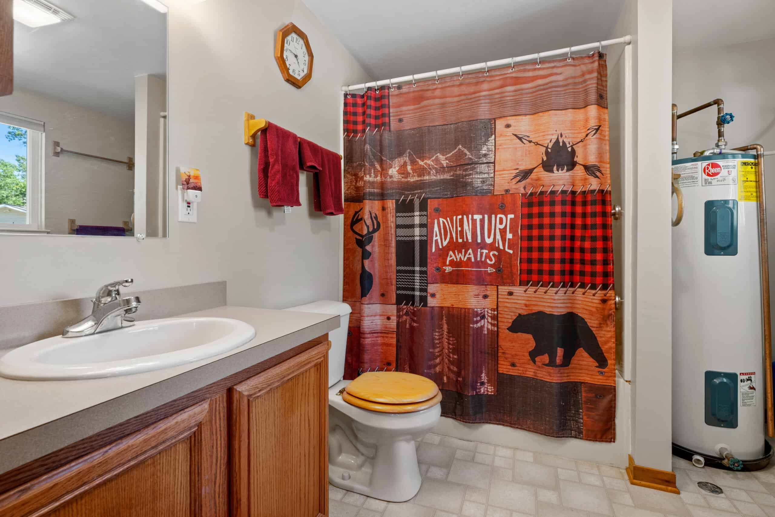 Classic Canada Creek Ranch Log Cabin with Lake Geneva Views