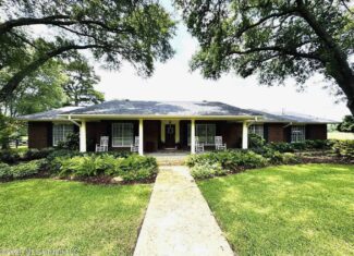 Gillsburg MS Farmhouse Estate on 99 Acres