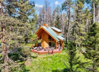 Cabin retreat in Mountains with Hiking, Hunting, and Fishing