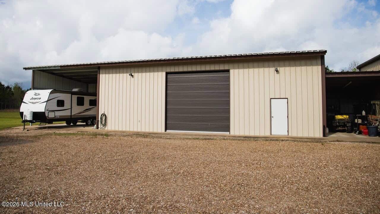 958± Acre High-Fence Ranch in Oakdale, Louisiana