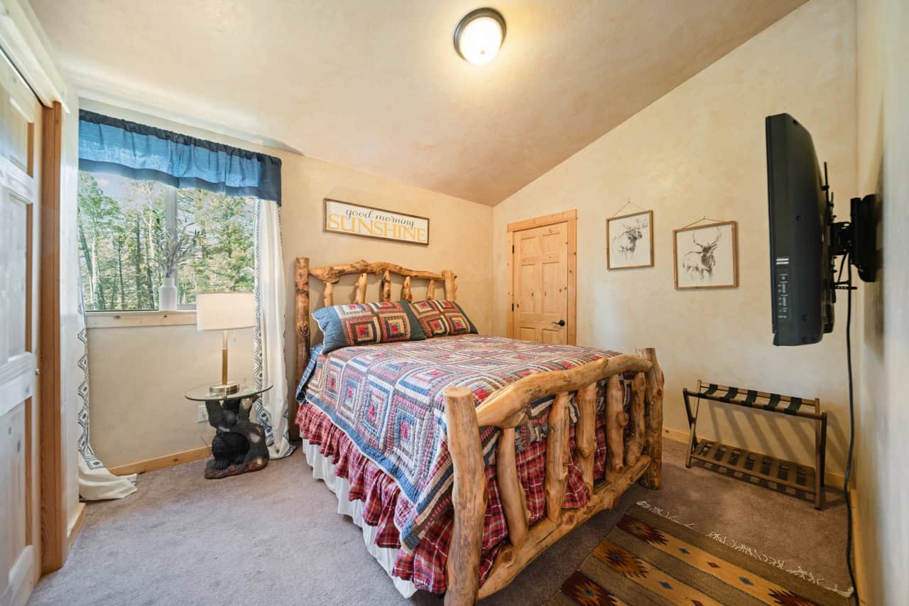 Cabin retreat in Mountains with Hiking, Hunting, and Fishing