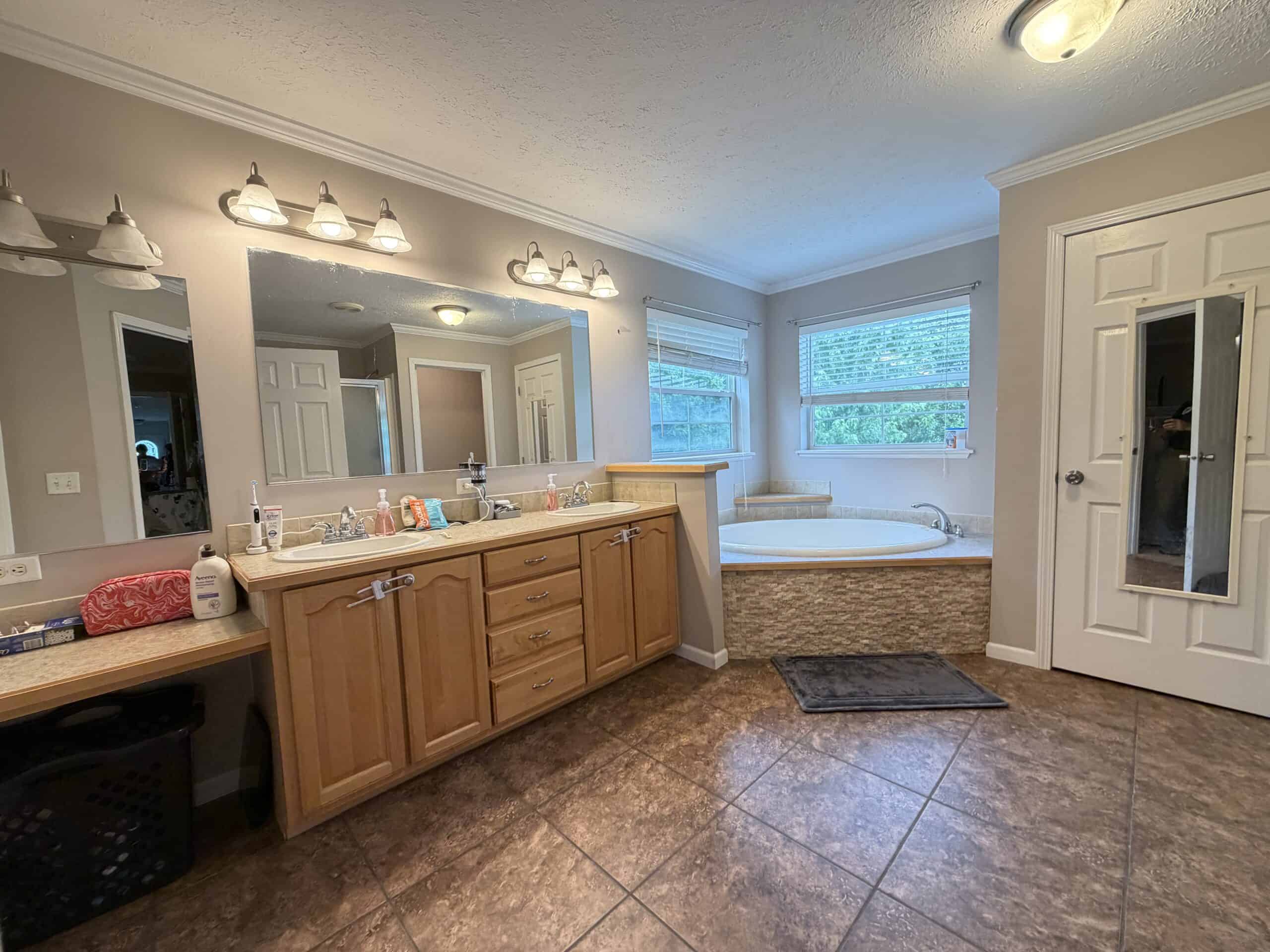 Ozark Homestead and Land for Sale in Salem, MO