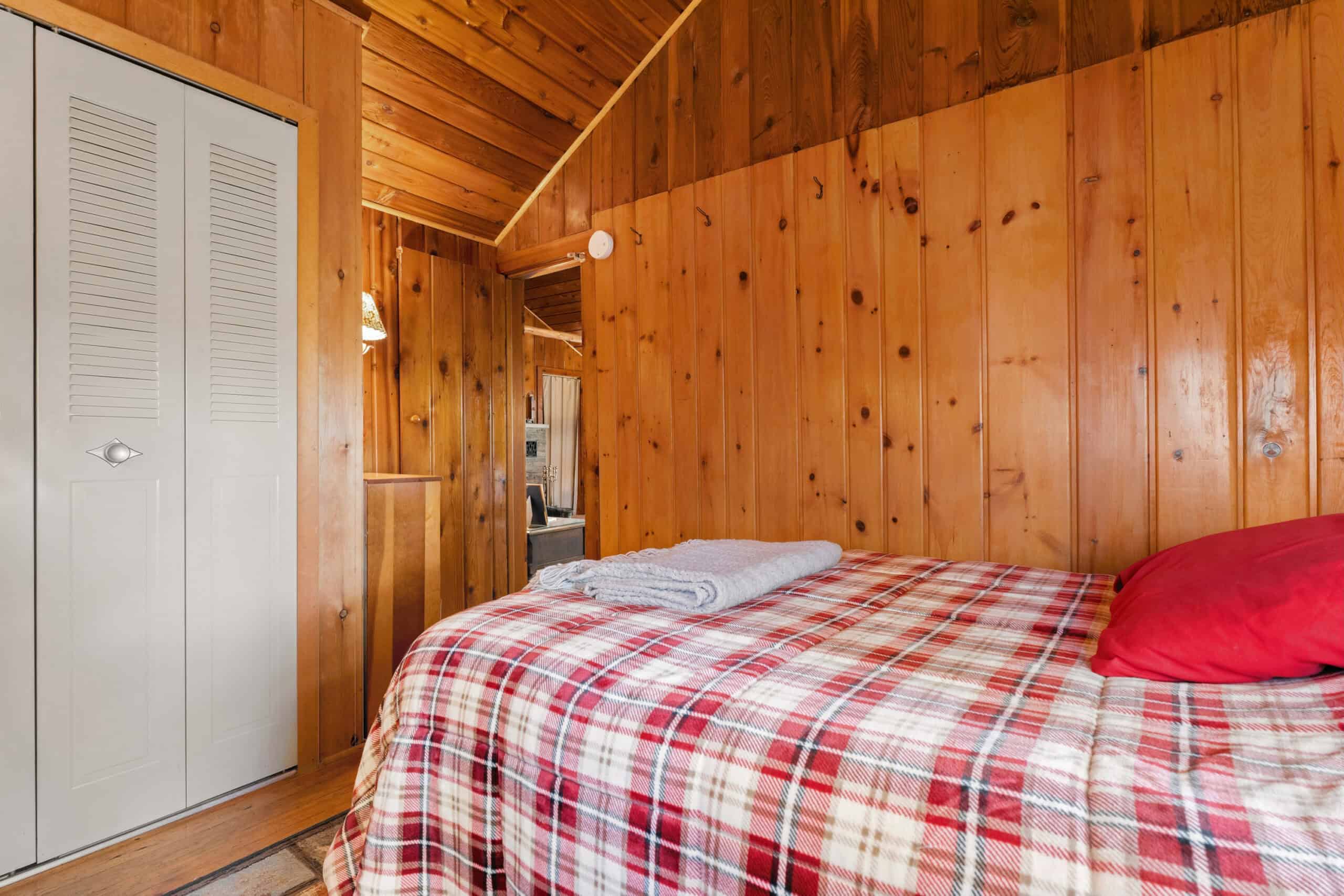 Classic Canada Creek Ranch Log Cabin with Lake Geneva Views