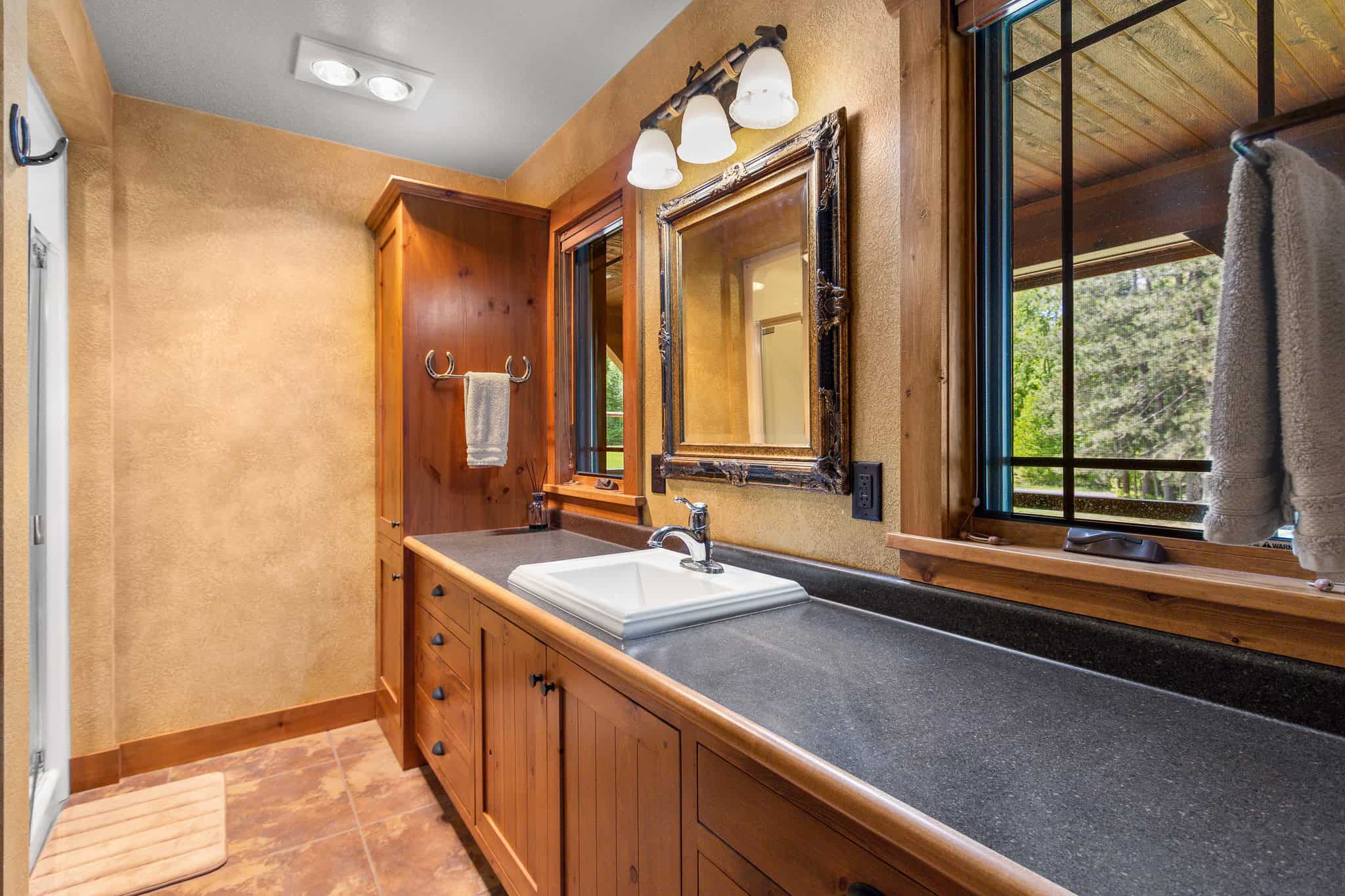 274 ± Acre Luxury Ranch & Hunting Estate | Butternut, WI