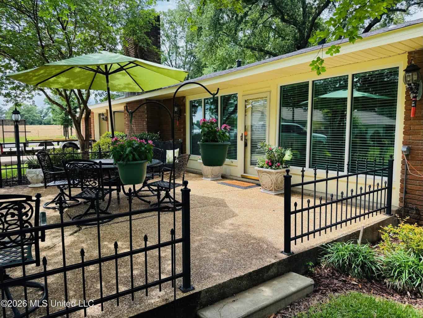 Gillsburg MS Farmhouse Estate on 99 Acres