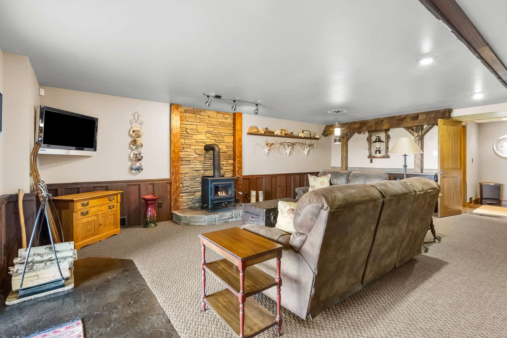274 ± Acre Luxury Ranch & Hunting Estate | Butternut, WI