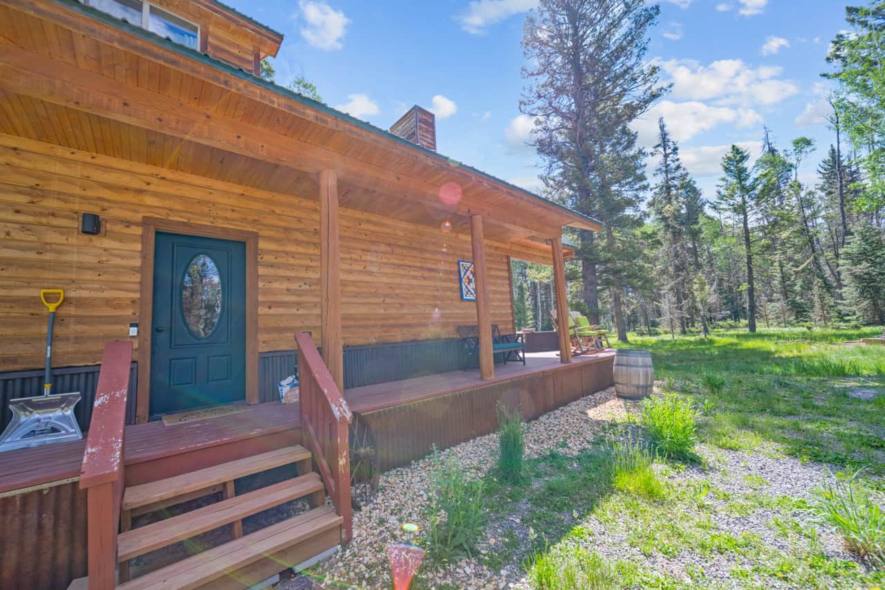 Cabin retreat in Mountains with Hiking, Hunting, and Fishing