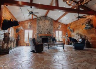 158± Acres with Custom Homes in Oakdale, Louisiana