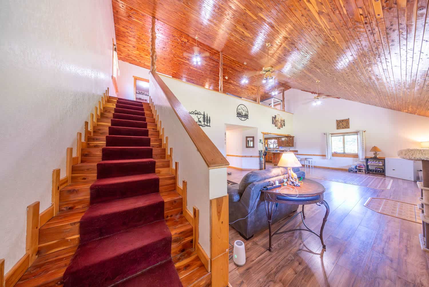 Rustic Ozarks Home on 27.5 Acres