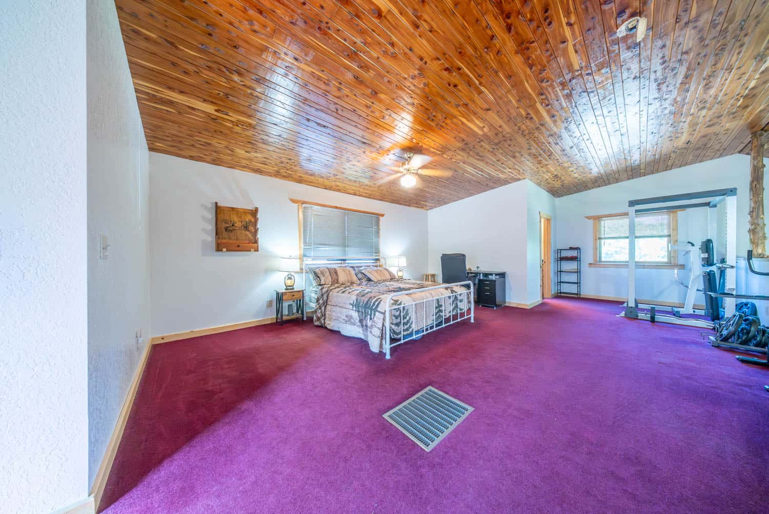 Rustic Ozarks Home on 27.5 Acres