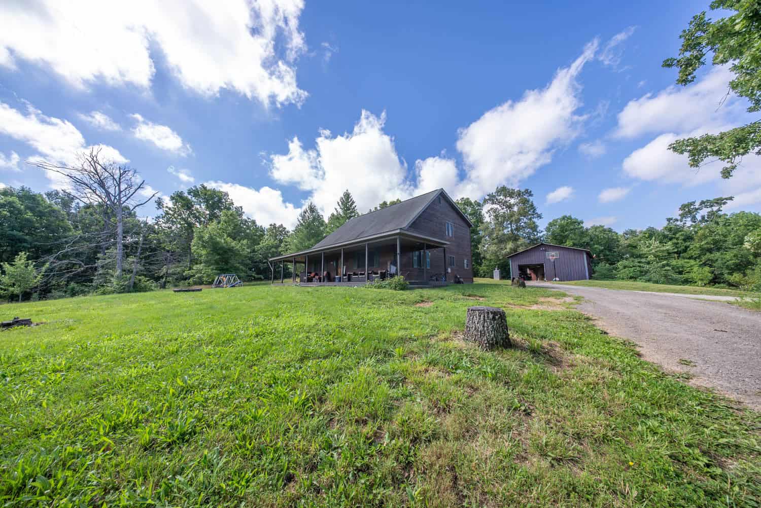 Rustic Ozarks Home on 27.5 Acres