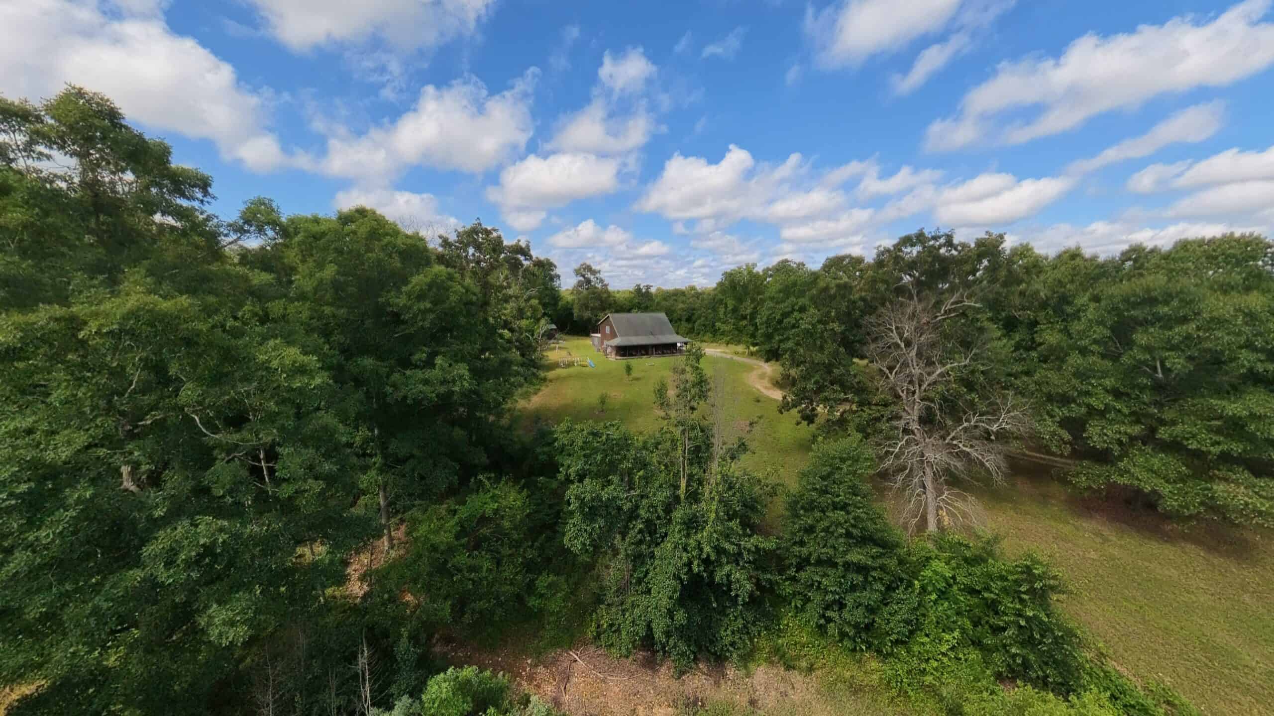 Rustic Ozarks Home on 27.5 Acres