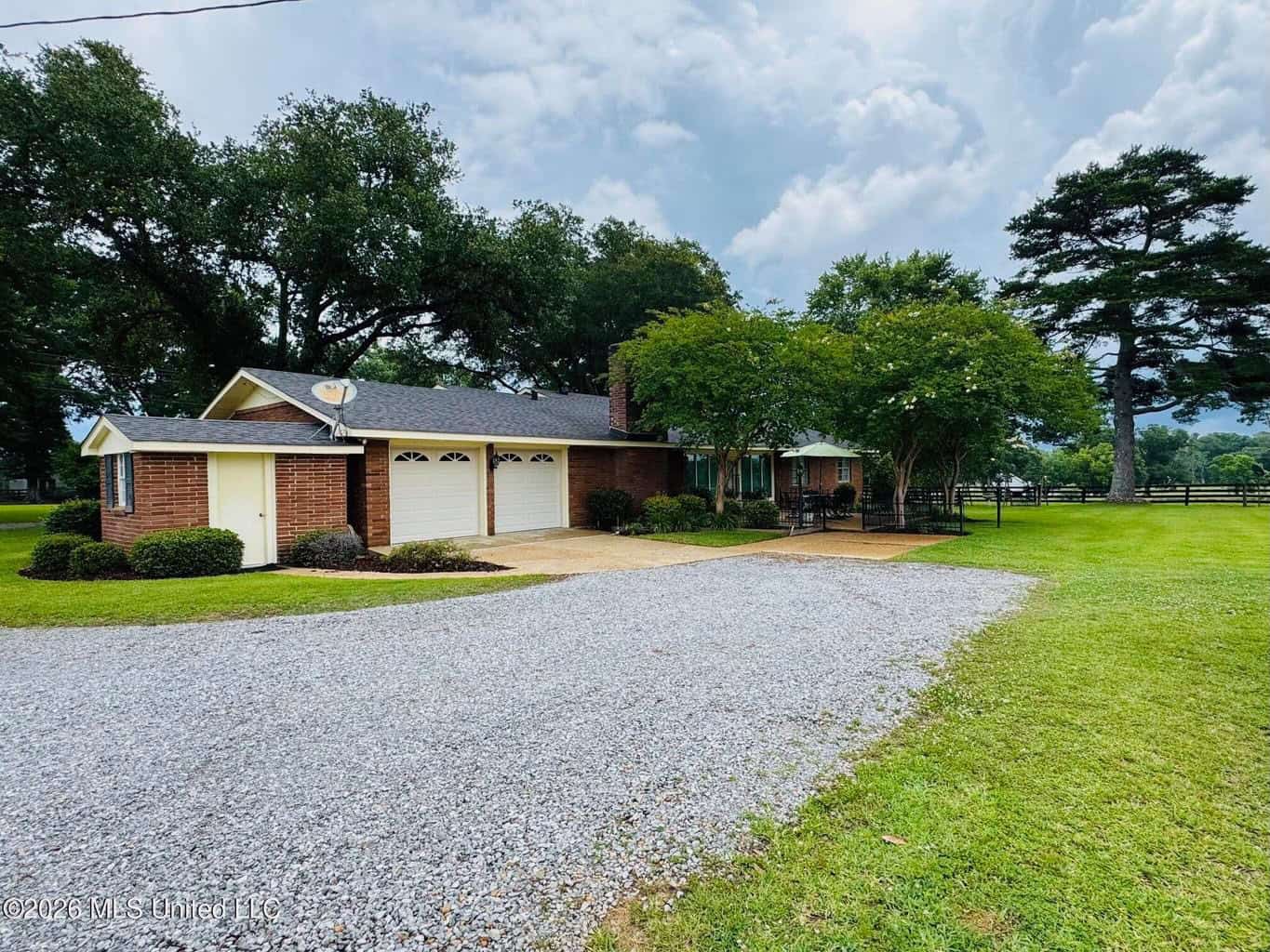 Gillsburg MS Farmhouse Estate on 99 Acres