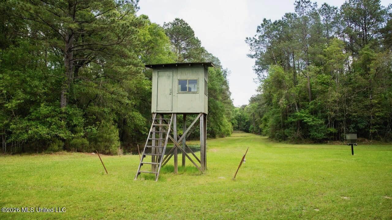 158± Acres with Custom Homes in Oakdale, Louisiana